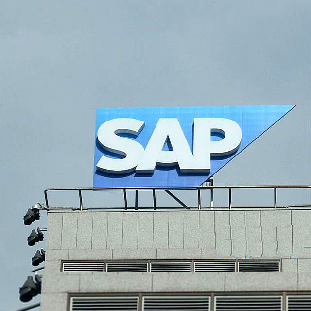 Объемный логотип на крыше