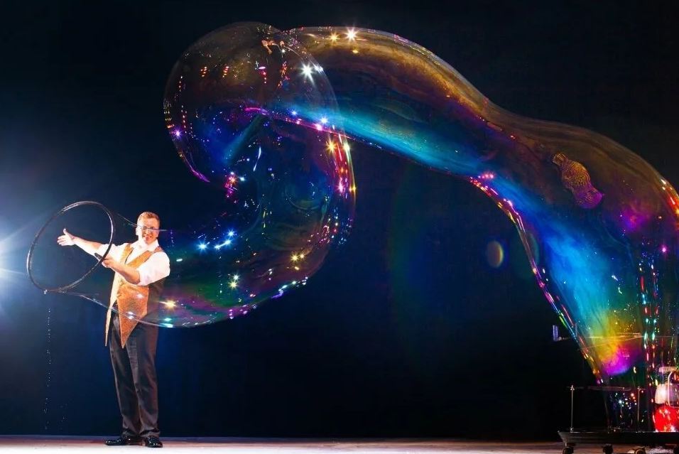 шоу Гигантские мыльные пузыри запуск Гигантских мыльных пузырей