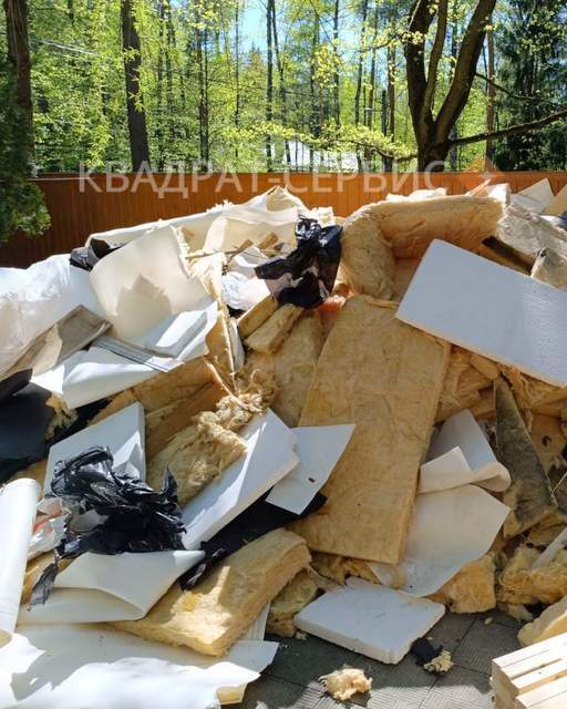 Строительный мусор на участке Строительный мусор на участке в Павловском Посаде