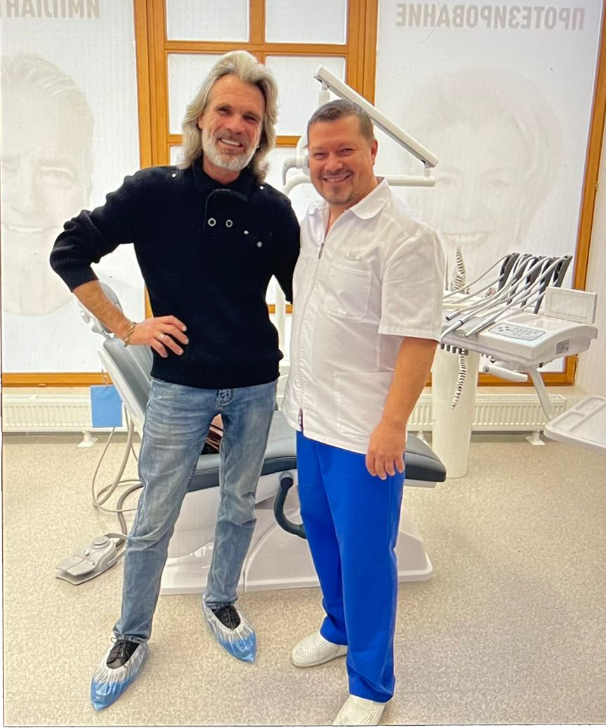 Сучков Денис – хирург-имплантолог Сучков Денис – хирург-имплантолог