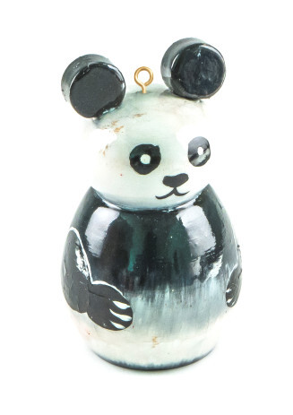 Фигурка «Медведь» МД2 Милая панда станет ярким дополнением на Вашу елку.  Высота 74 мм, диаметр 42 мм