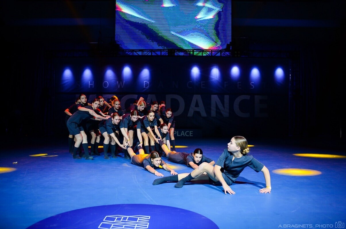Выступления танцевальных коллективов школы танцев в Минске DanceUp-Studio