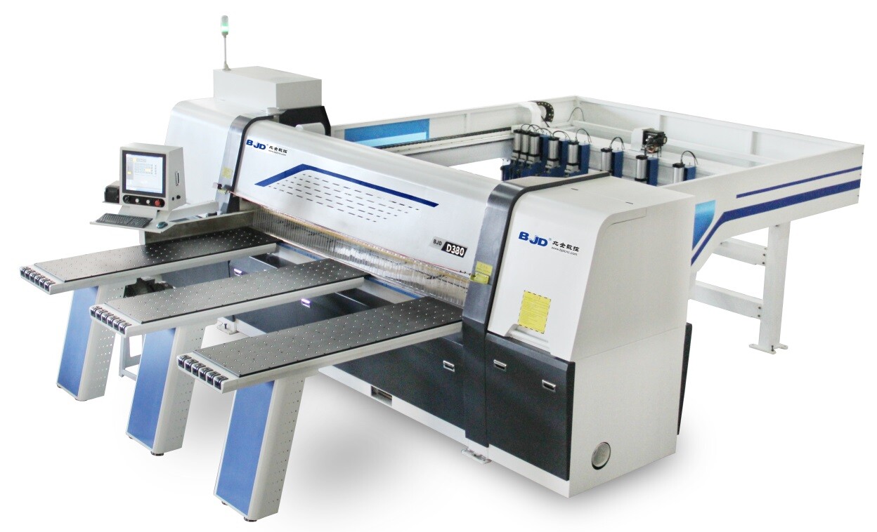 Форматно-раскроечный центр с ЧПУ BJD D-380HD