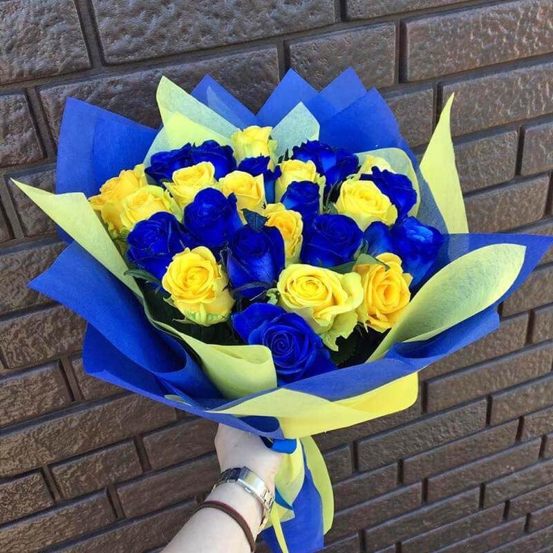 Сине желтые розы