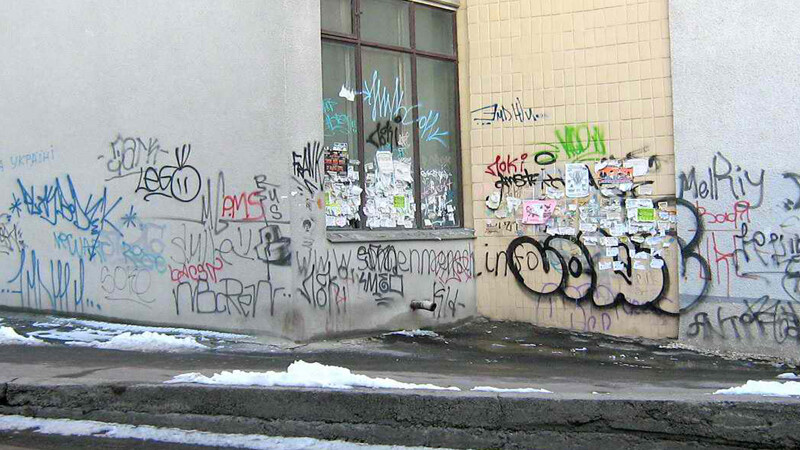 очистка мягким бластингом граффити http://пескоструй58.рф/
