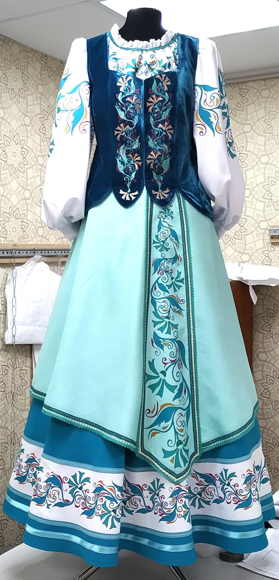 Белорусский костюм , Авалонплюс