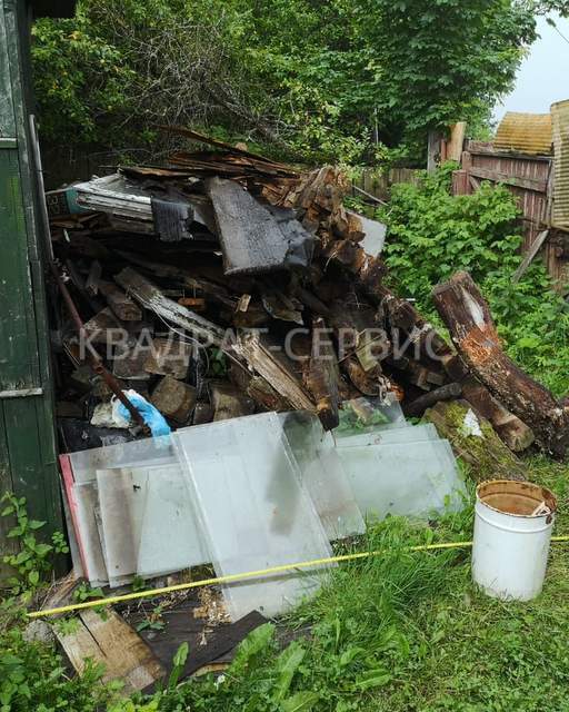 Древесный мусор на дачном участке в СНТ в районе Ботово