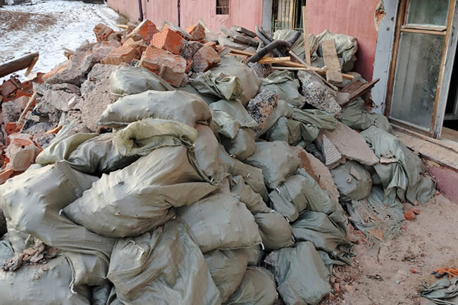 Контейнер с твердыми коммунальными отходами