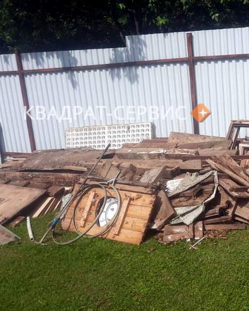 Древесный мусор на садовом участке