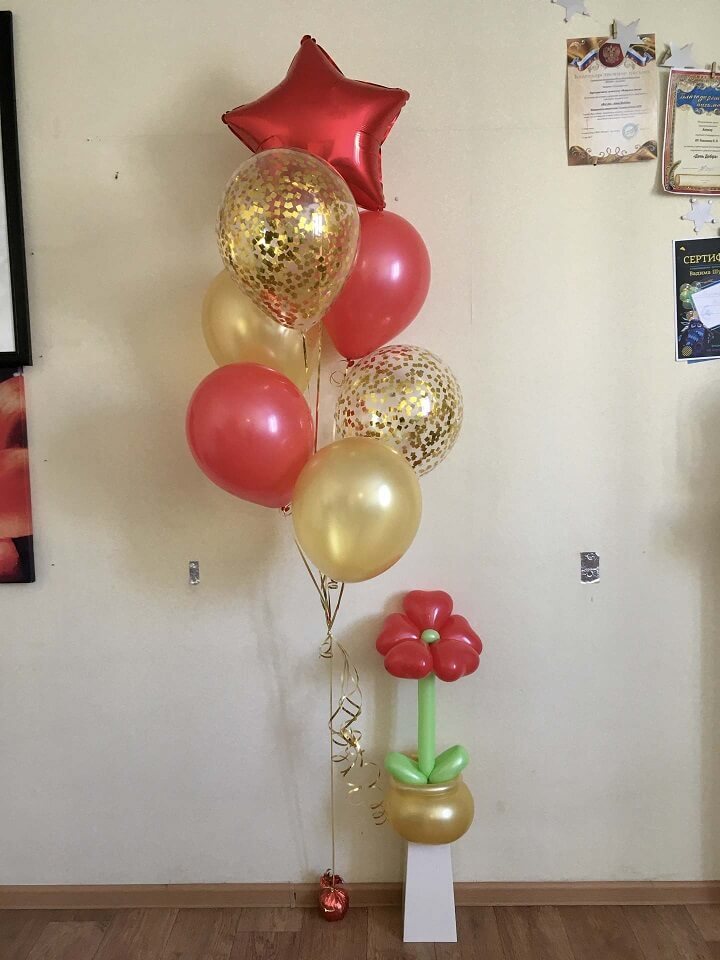 Акция. Красный фонтан из шаров, цветок в подарок. Набор №301 в Южно-Сахалинске. Фабрика Смеха. 