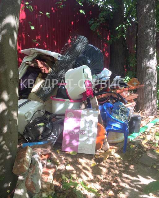 Бытовой мусор для вывоза на дачном участке Ленинский район картинка