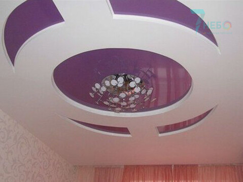 Фото и отзывы о потолках в Крыму, заказать фиолетовый двухуровневый потолок необычной формы