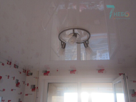 Фото белый зеркальный натяжной потолок в детскую комнату